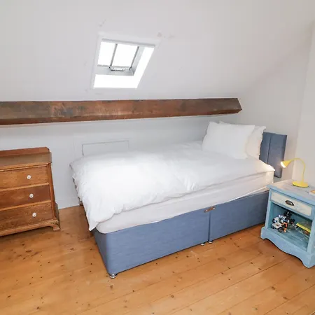 3 Coastguard Station * راثمولان