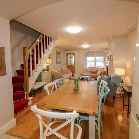 3 Coastguard Station بيت للعطل راثمولان