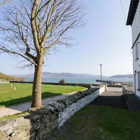 3 Coastguard Station راثمولان