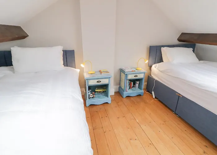 3 Coastguard Station * 拉斯姆兰